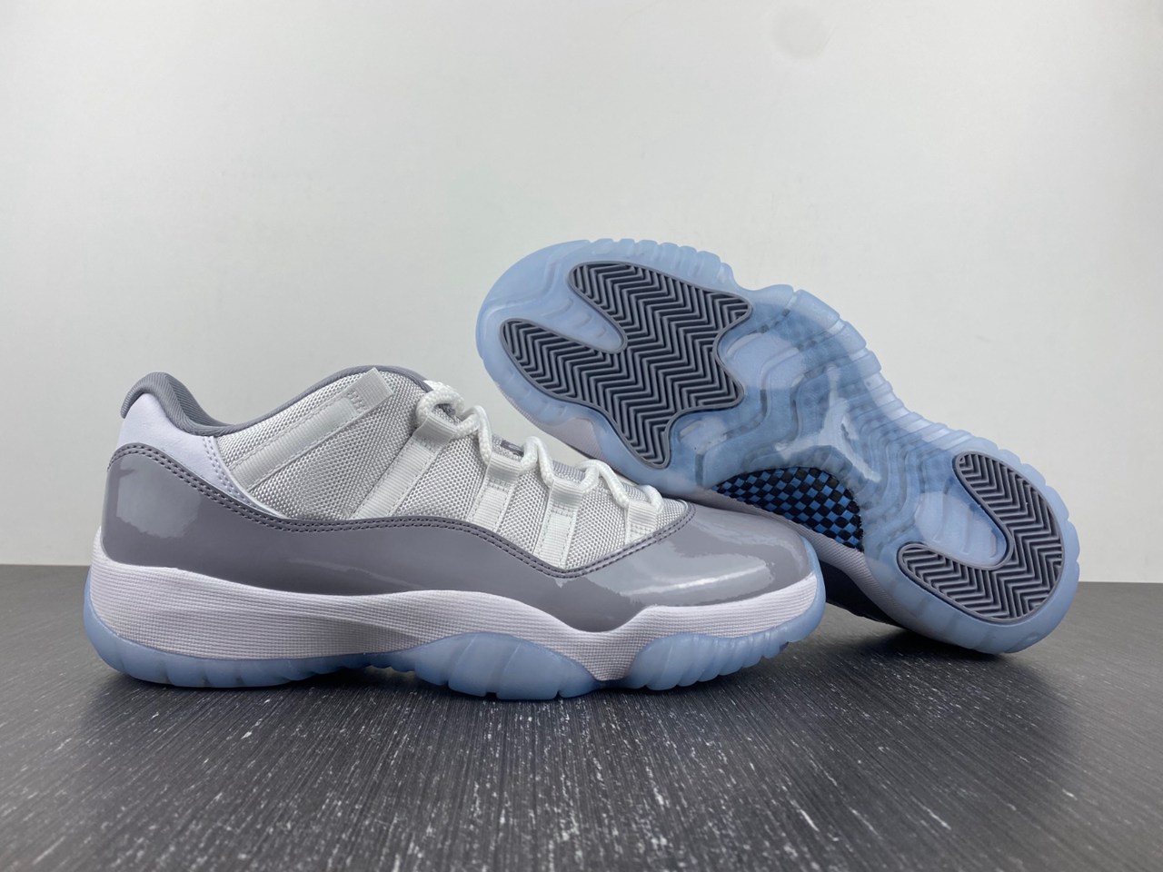 ir Jordan 11 Low ??Cement Grey AV2187-140
